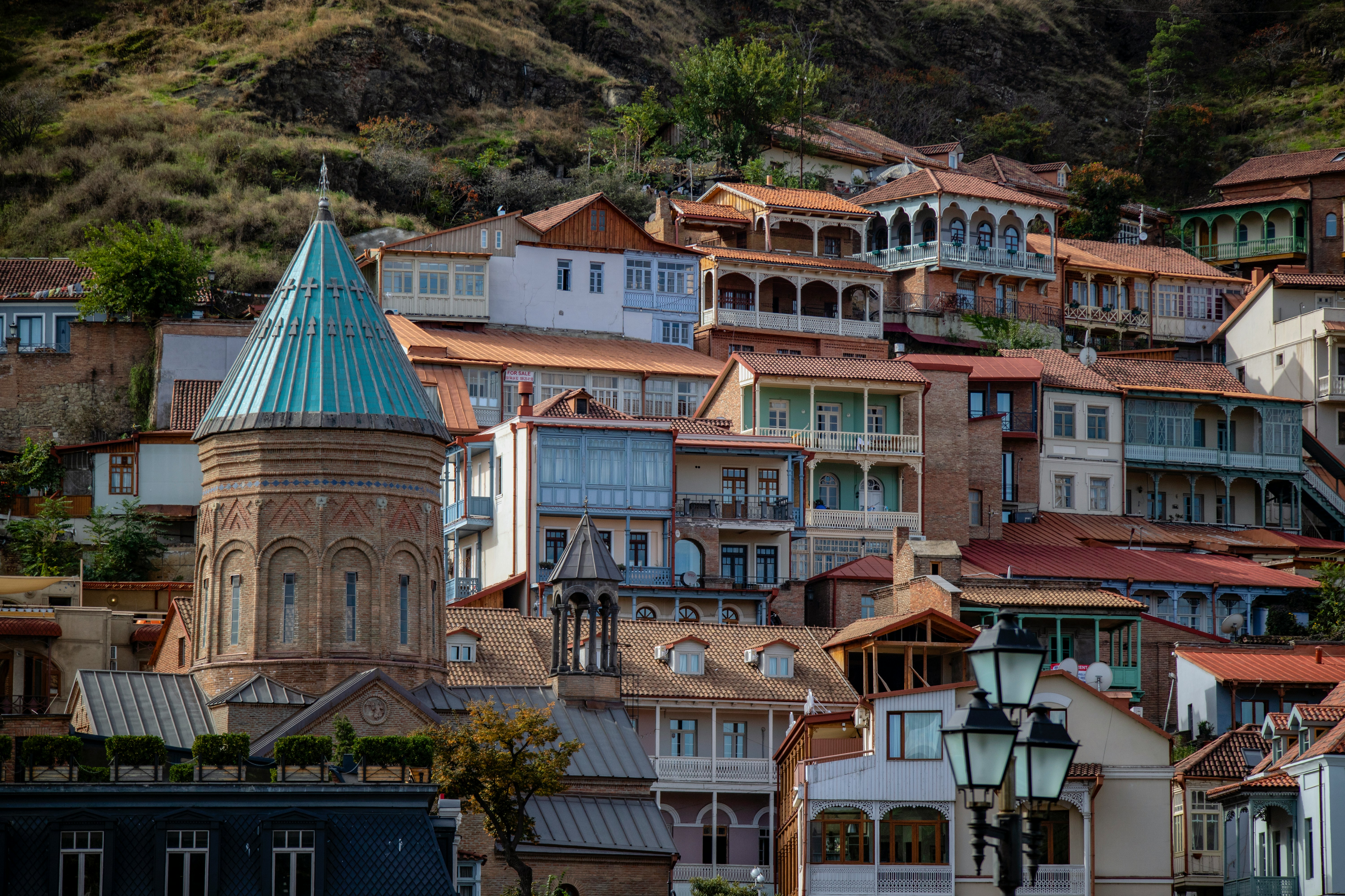 mostafa-meraji-spIYDNnINbg-unsplash